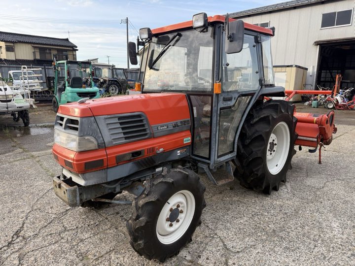 Kubota GL 32 HP