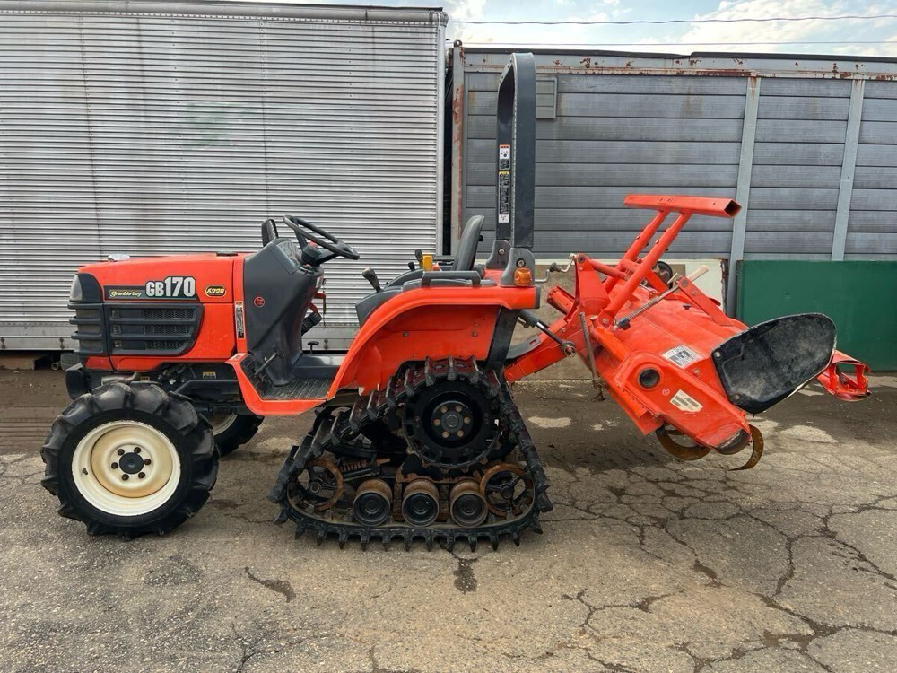 Kubota GB170 compact tractor, side profile with implement